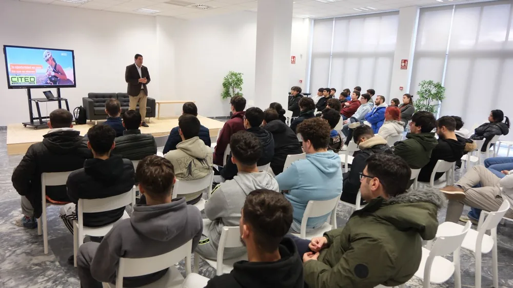 Charla profesional con estudiantes en CITED